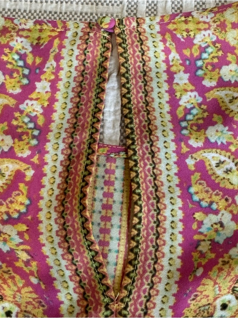 🌸 Rose & Olive Paisley Tank Top | Size Medium | High-Low Hem - Picture 6 of 9